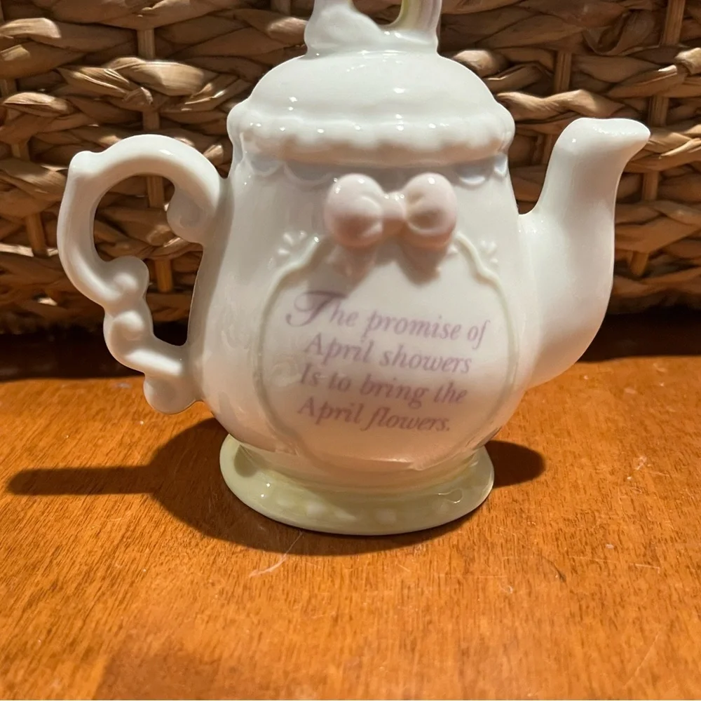 Precious Moments April Teapot - Picture 2 of 2